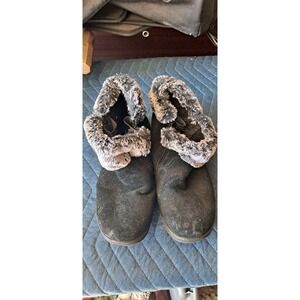 Khombu Boots Womens 9 M Lindsey Short Shearling Black Leather Faux Fur Buckled